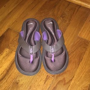 Nike flip flops comfort footbed size 9